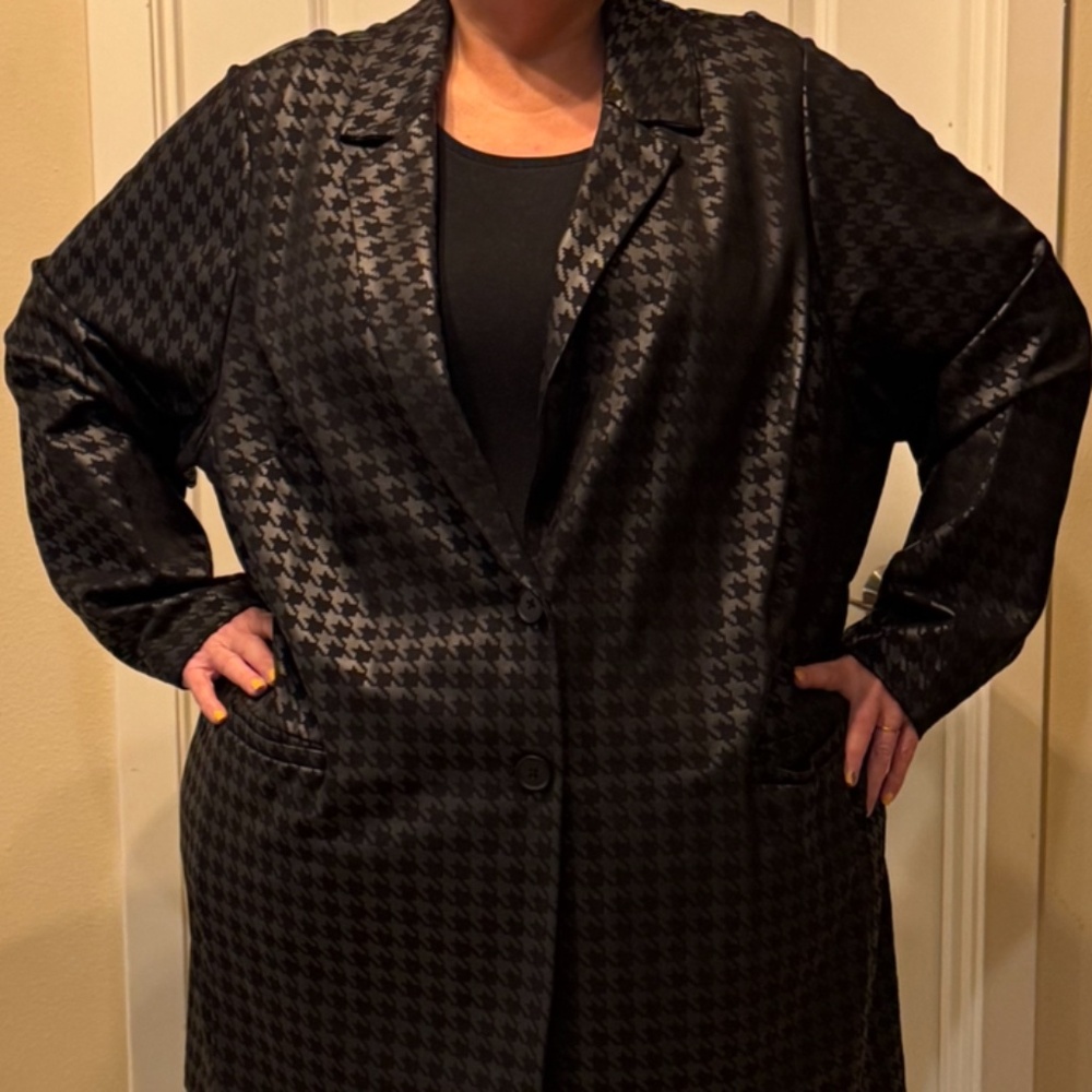 Torrid Black Houndstooth Longline Blazer – Size 5 (26/28) 🖤